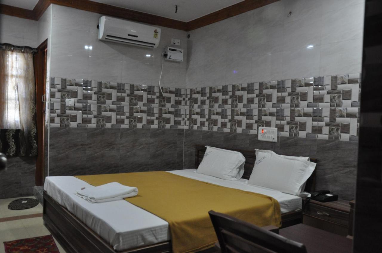 C M Hotel Dharmapuri Dış mekan fotoğraf