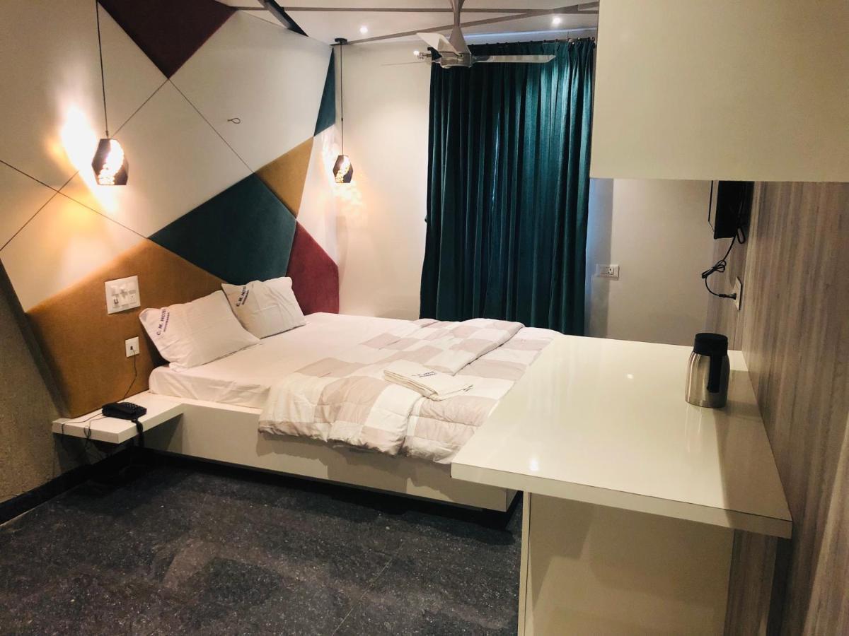 C M Hotel Dharmapuri Dış mekan fotoğraf