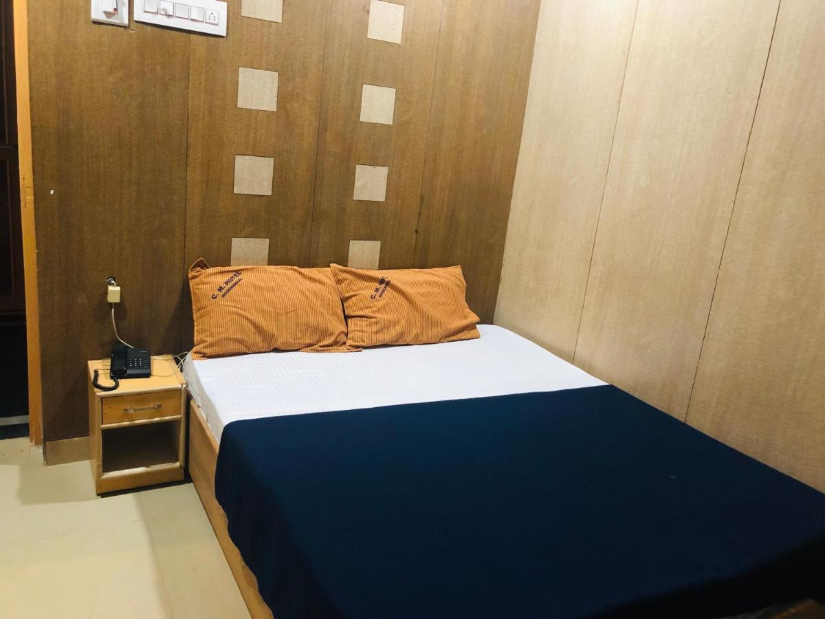 C M Hotel Dharmapuri Dış mekan fotoğraf