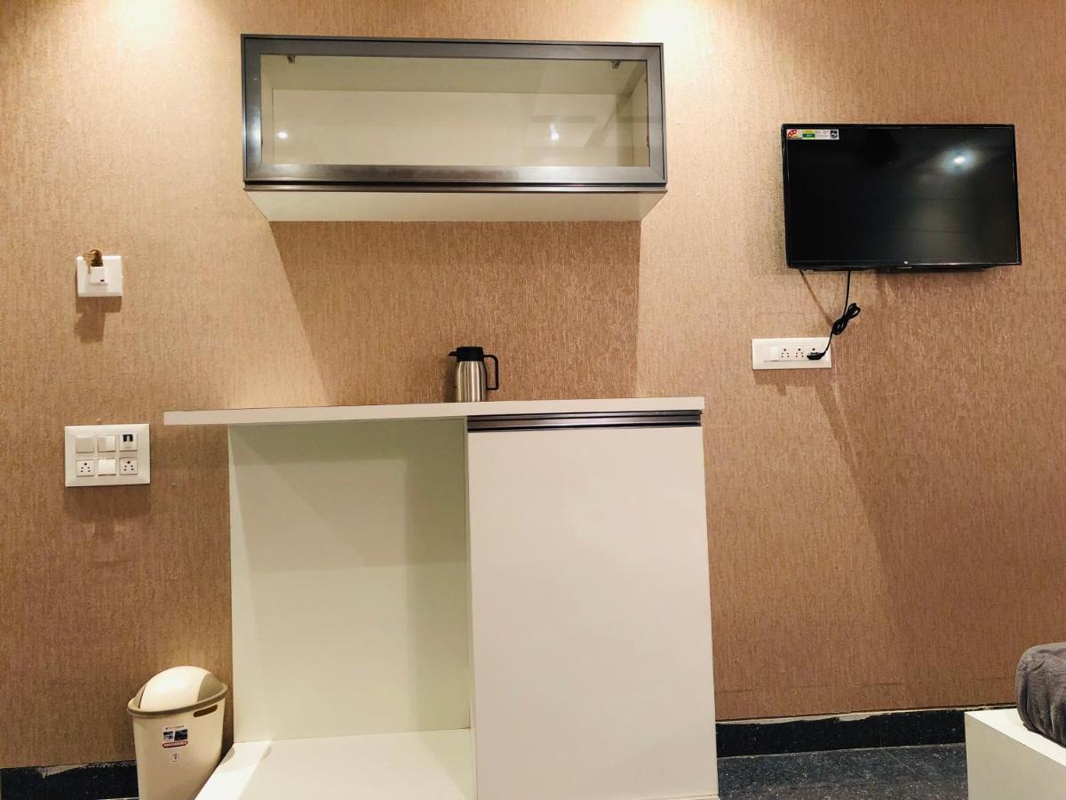 C M Hotel Dharmapuri Dış mekan fotoğraf